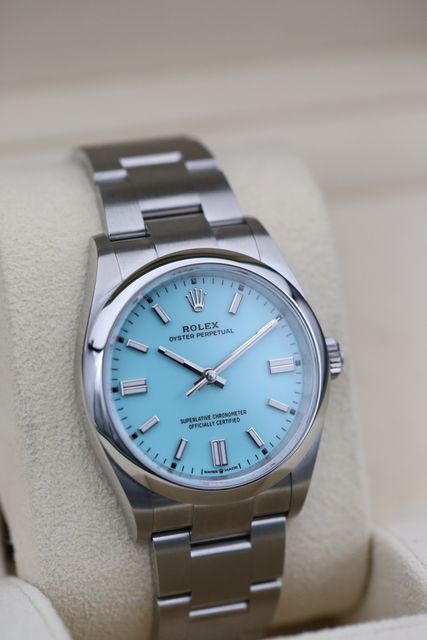 Rolex Oyster Perpetual 126000 Image 2